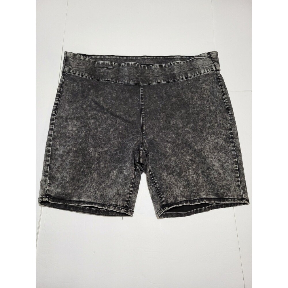 Almost Famous Women's High Rise Acid Wash Pullon Shorts Size 3X (44"x8.5)